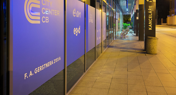 Kliknutím zvětšíte City Center ČB: nový stav - označení budovy a sloupů