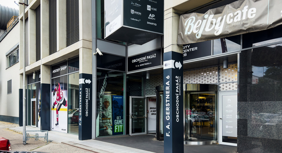 Kliknutím zvětšíte City Center ČB: nový stav - označení budovy a sloupů